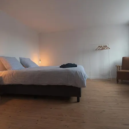 Gastenkamers Huyze K Homestay *