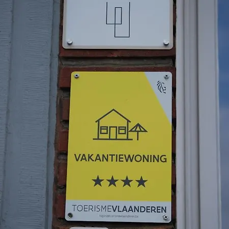 Gastenkamers Huyze K Homestay *